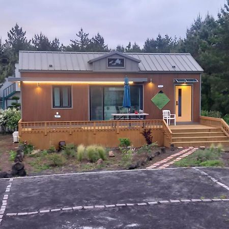 Hamdeok Pool Villa Pension Jeju Esterno foto
