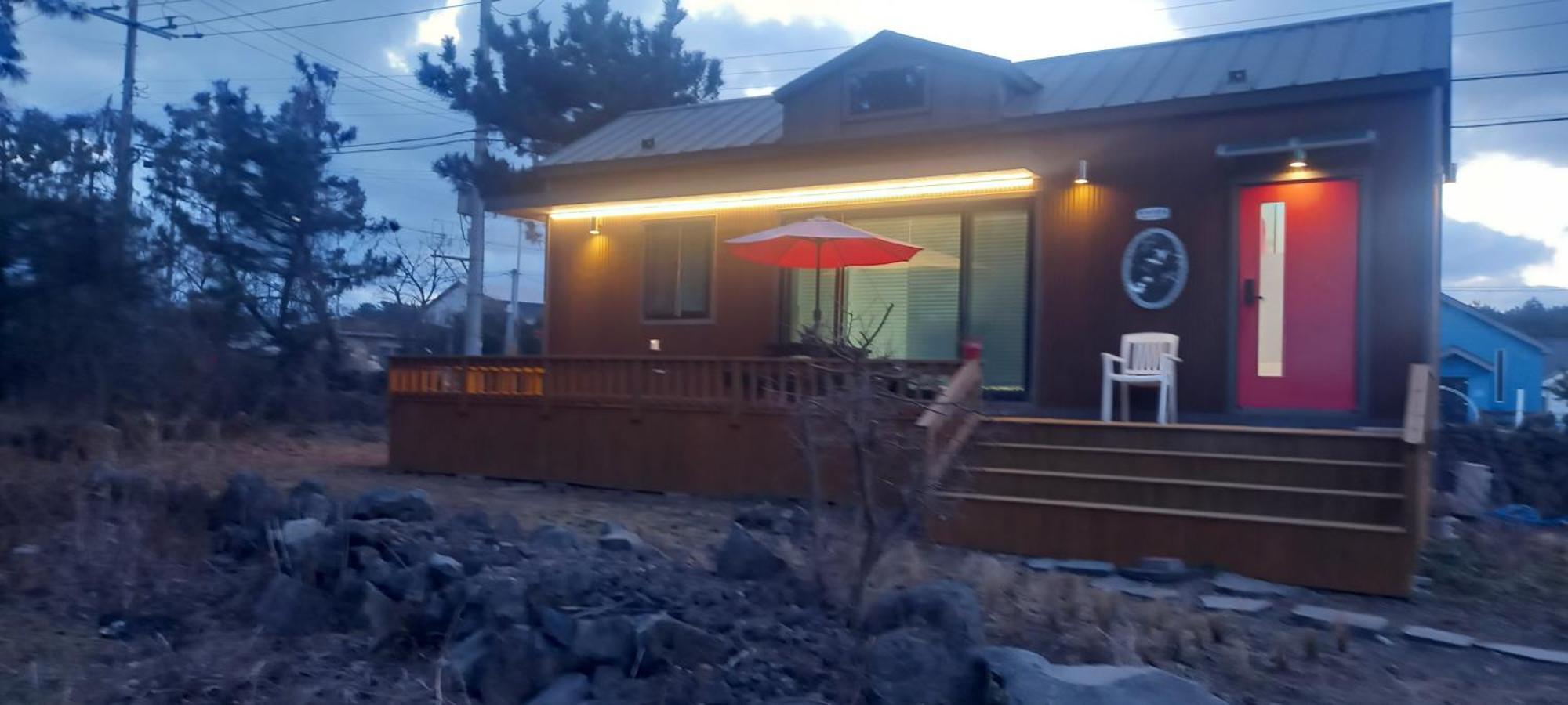 Hamdeok Pool Villa Pension Jeju Esterno foto
