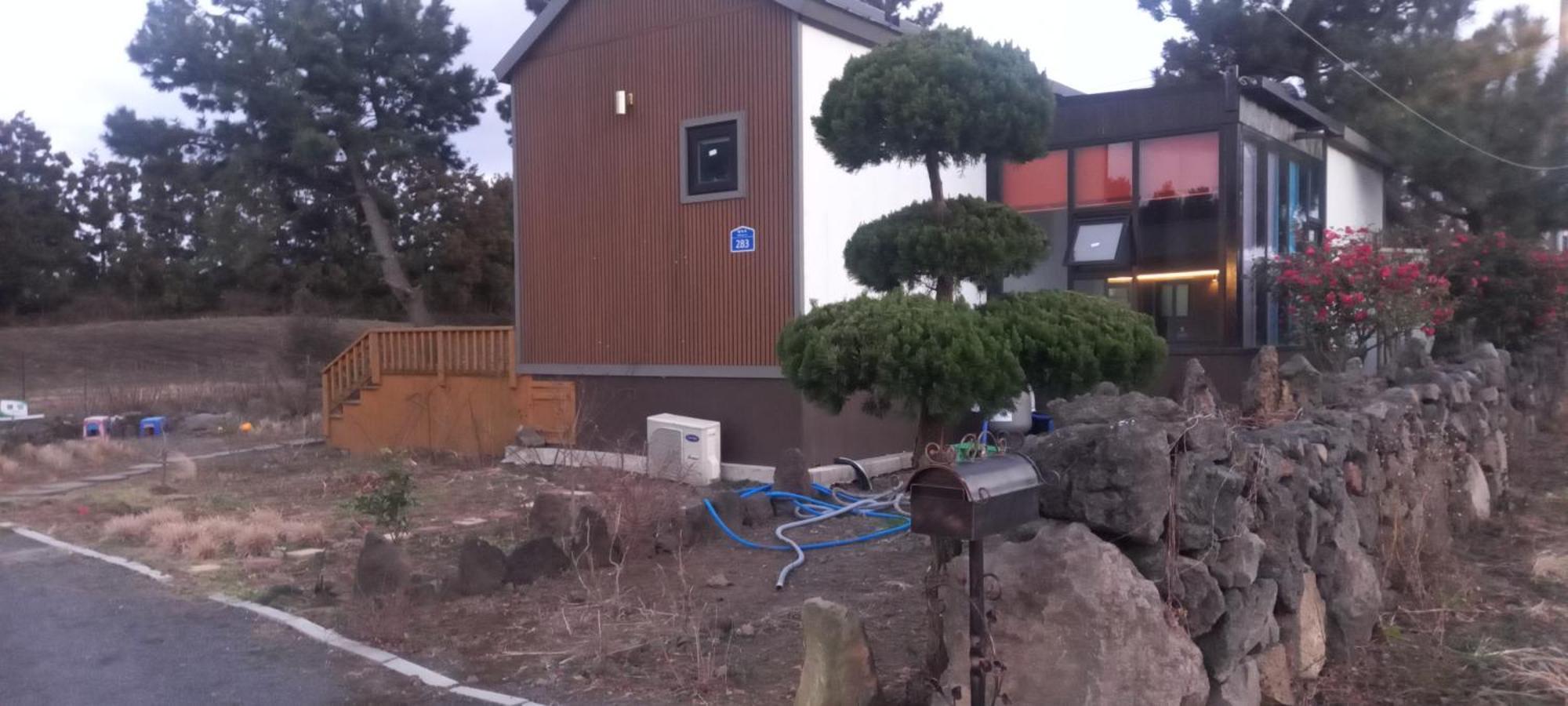Hamdeok Pool Villa Pension Jeju Esterno foto